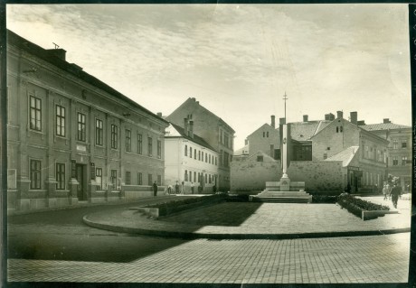 Egy hányatott sorsú emlékmű - az Országzászló nyomában